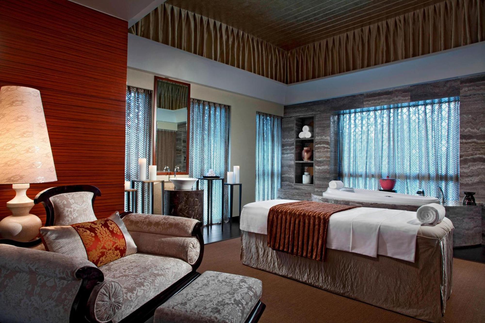 Sheraton Qingyuan Lion Lake Resort Экстерьер фото